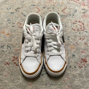Nike Court Legacy Shoes